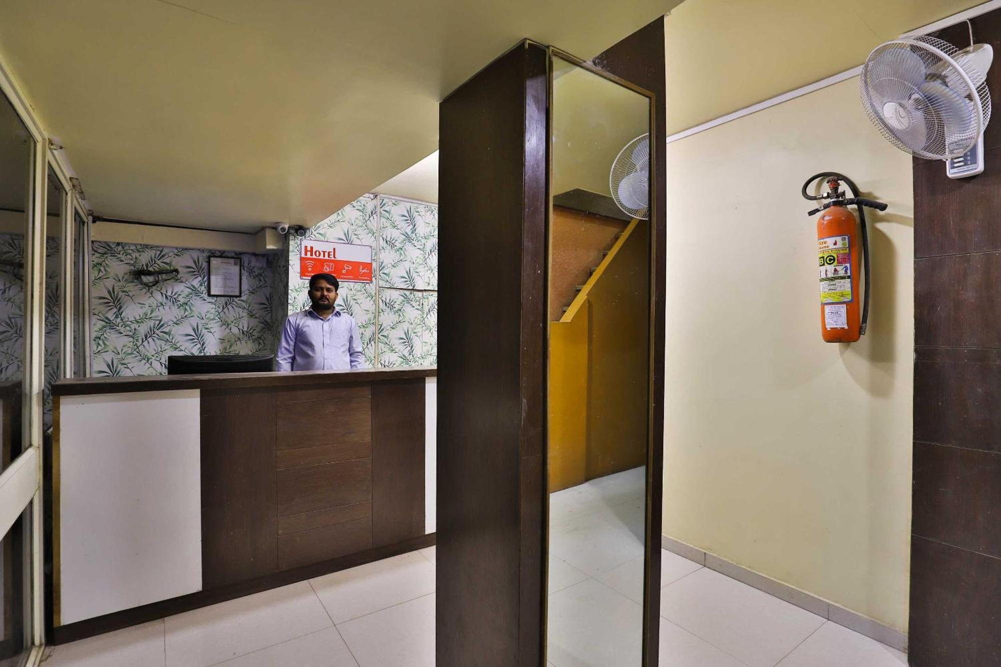 OYO 29992 Hotel Shreeji Palace Ahmadábád Exteriér fotografie