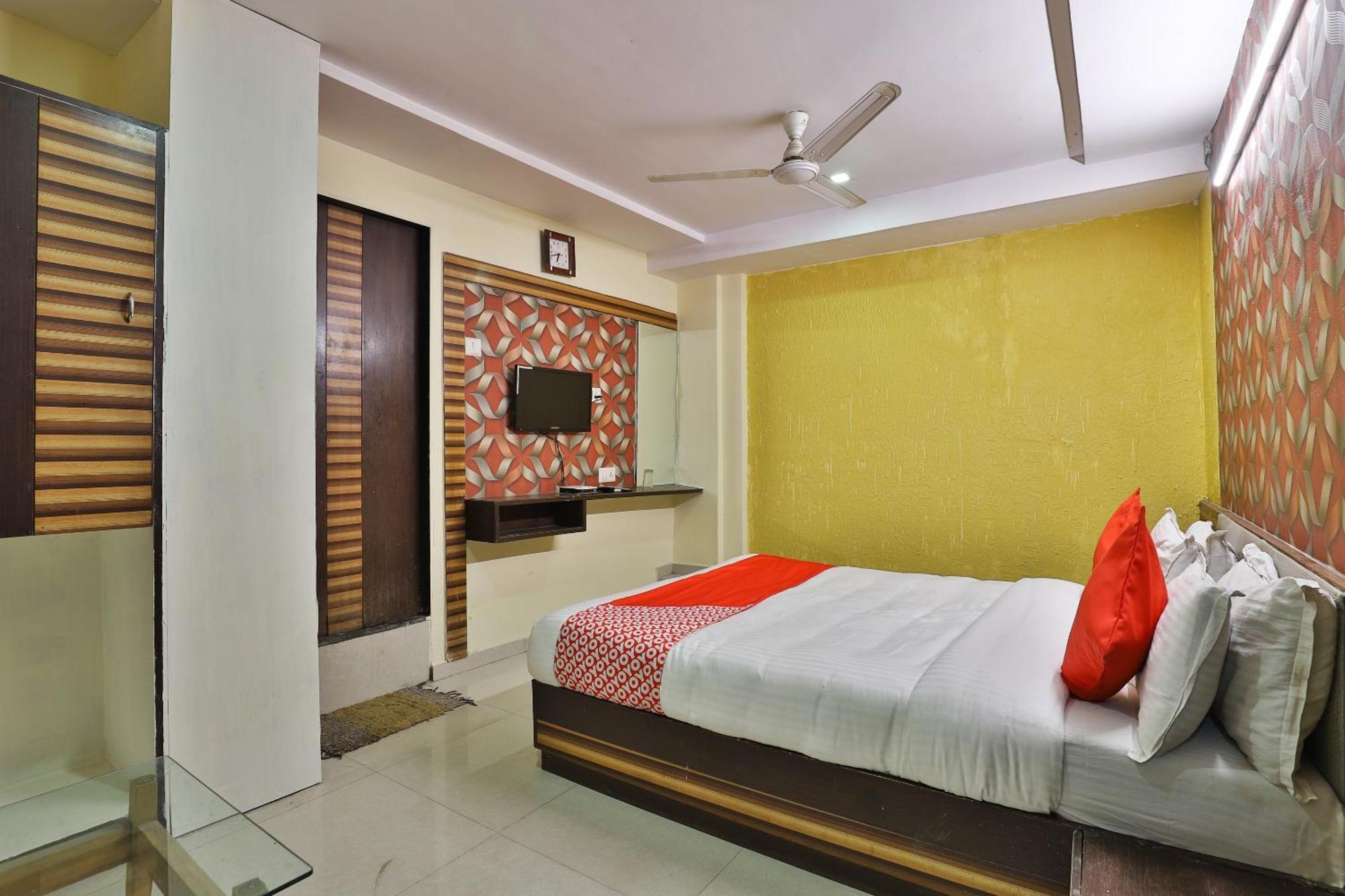 OYO 29992 Hotel Shreeji Palace Ahmadábád Exteriér fotografie